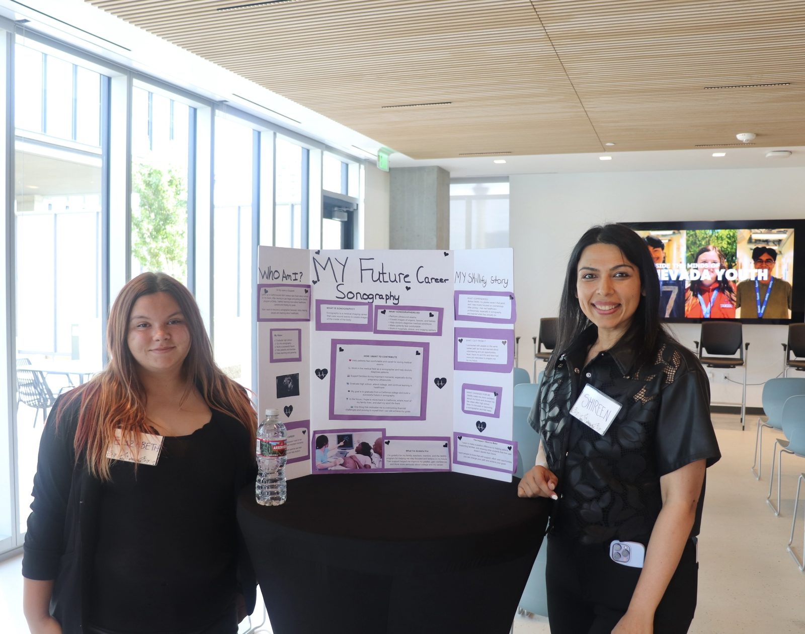 Elizabeth sharing her sonography project